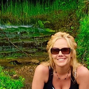 Meet your Posher, Holly